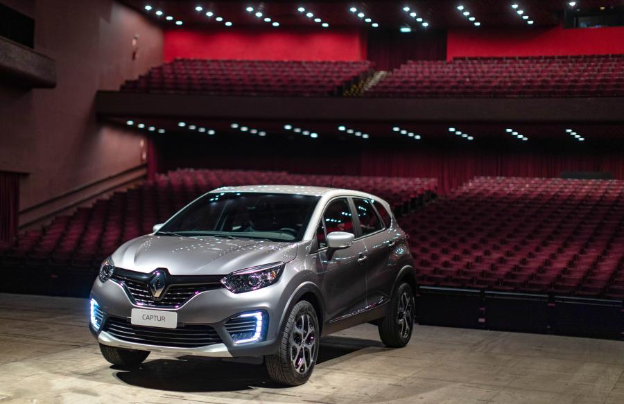  Renault Captur Bose 2018 года  (LA) (фото 6 из 38)